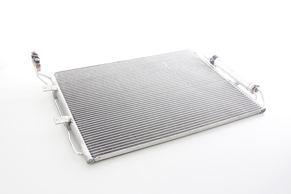 Airco condensor BSG BSG 15-525-031