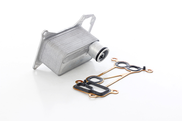 Oliekoeler motorolie BSG BSG 15-506-016