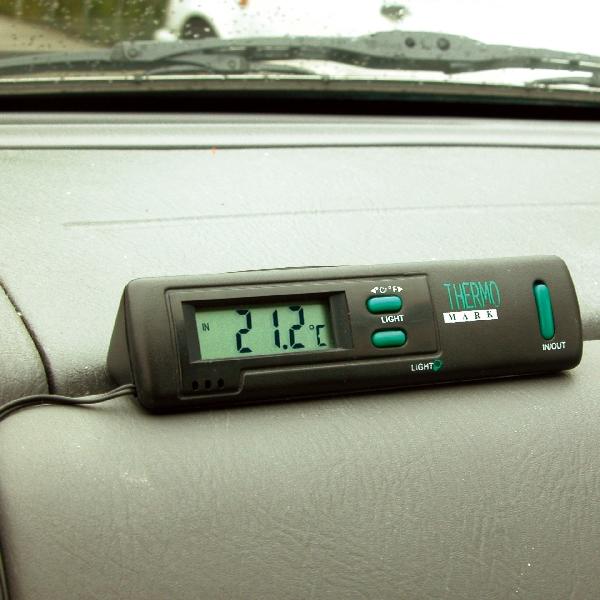 Carpoint Thermometer binnen/buiten zwart 21211 Carpoint Thermometer binnen/buiten zwart 21211